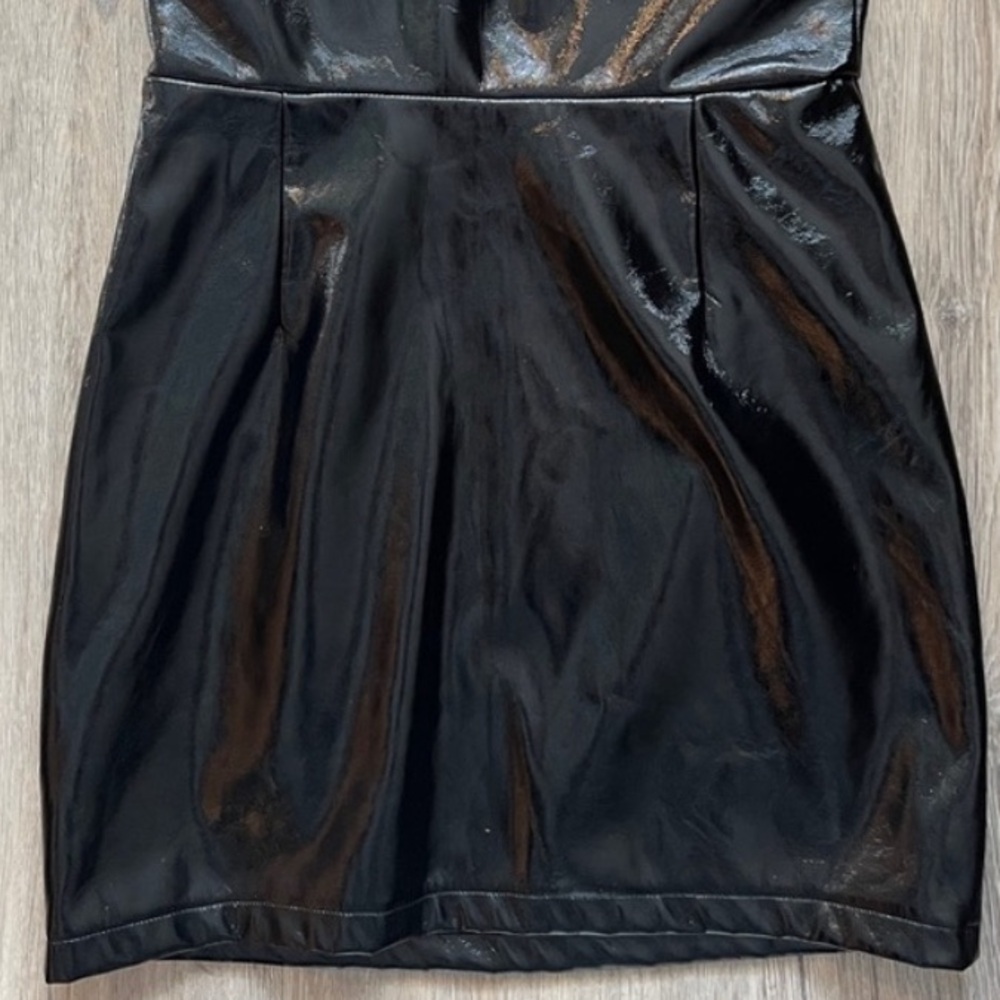 SOLD Superdown Ella Black One Shoulder Patent Faux Leather Mini Dress Small - Picture 9 of 10